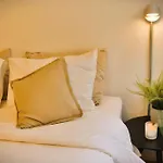 Hom I Inmejorable Studio En Calle Monjitas Santiago